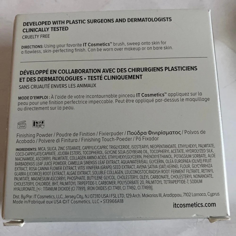 IT COSMETICS Bye Bye Pores Pressed Translucent Powder 0.31oz $32 NIB